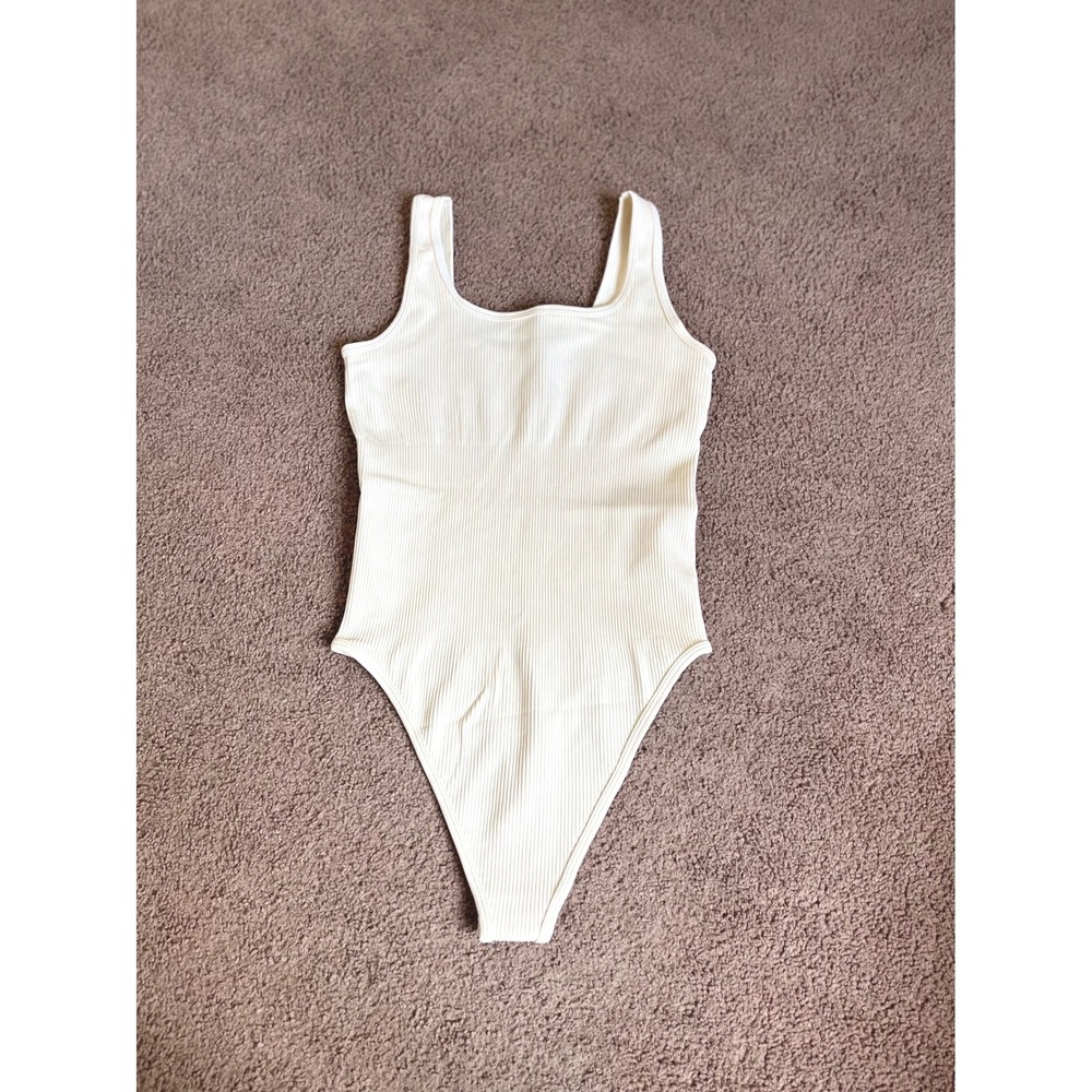 OQQ Womens Ribbed Square Neck Bodysuit Cream‎ Sleeveless Thong Snap Size M